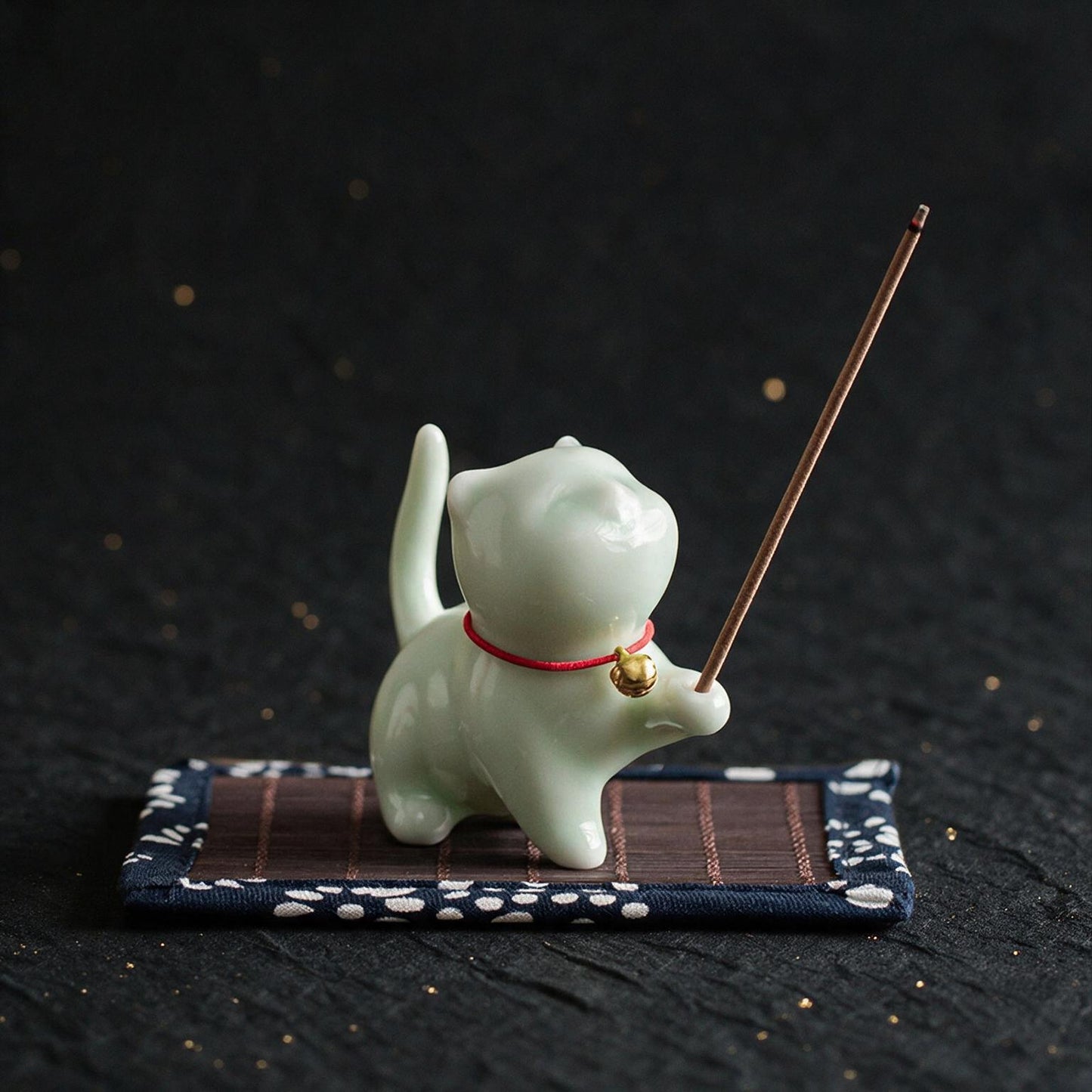 Ceramic cat incense holder for Japanese incense sticks